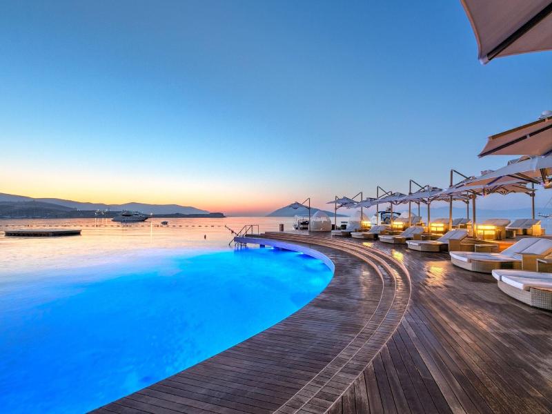 Caresse, A Luxury Collection Resort image