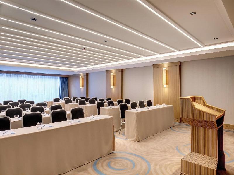Caresse, A Luxury Collection Resort image