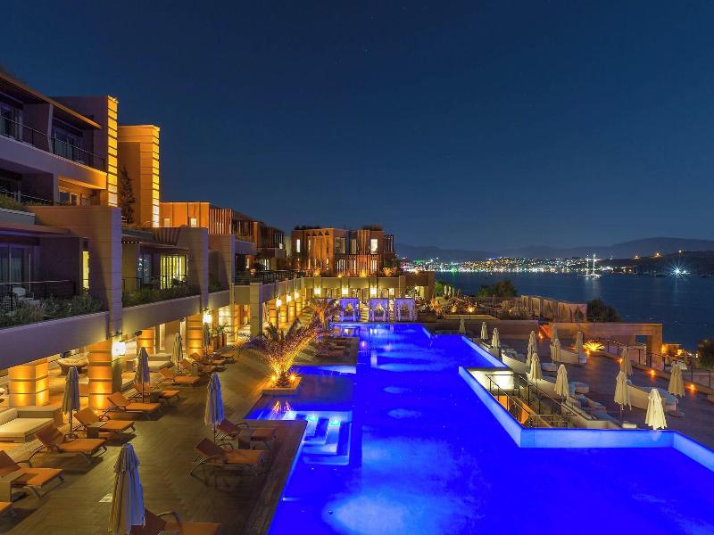 Caresse, A Luxury Collection Resort image