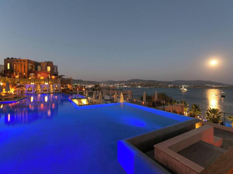 Caresse, A Luxury Collection Resort image