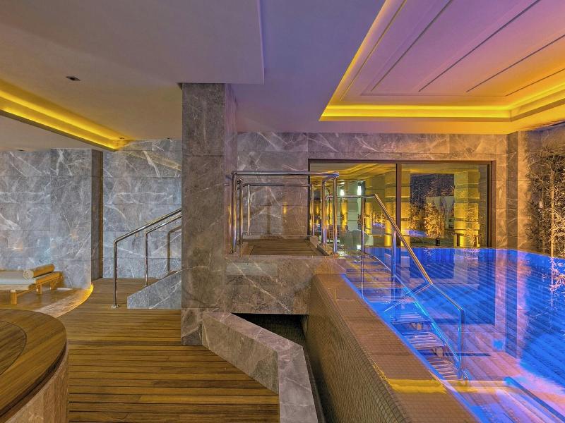 Caresse, A Luxury Collection Resort image