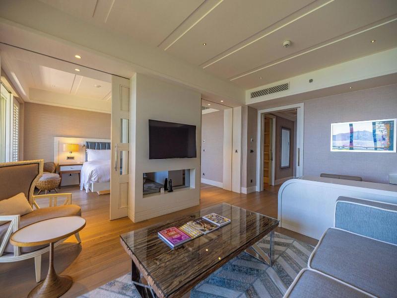Caresse, A Luxury Collection Resort image