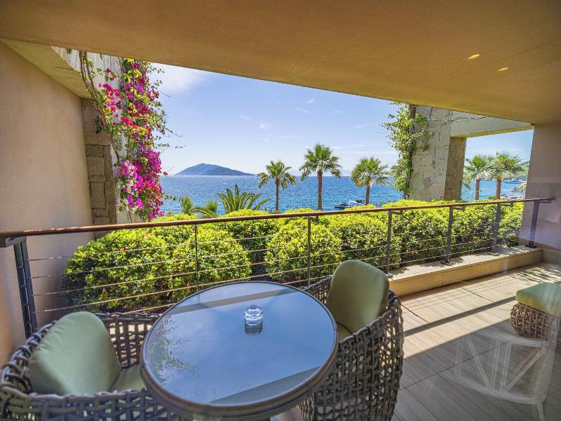 Caresse, A Luxury Collection Resort image