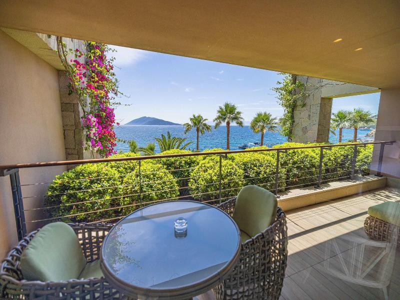 Caresse, A Luxury Collection Resort image