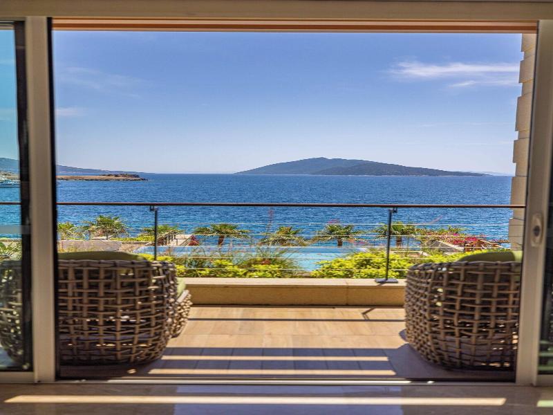 Caresse, A Luxury Collection Resort image