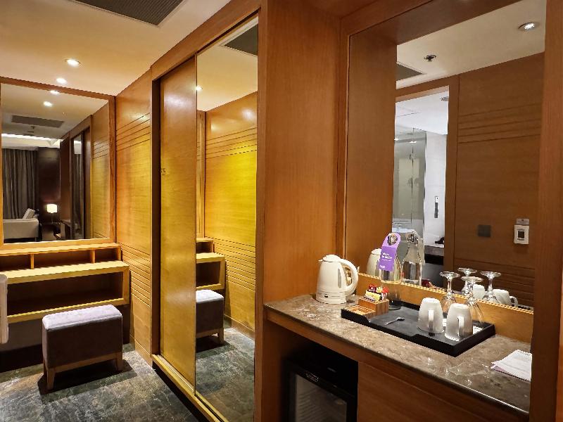 Radisson Blu Chattogram Bay View image