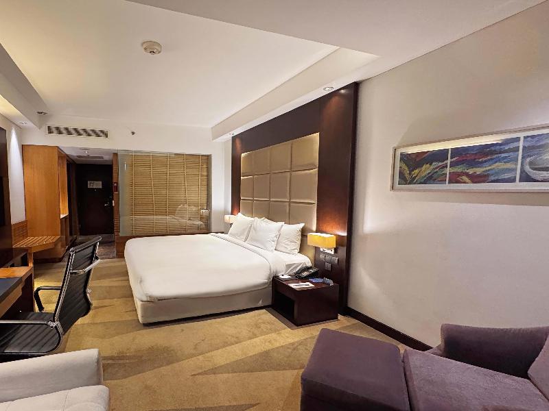 Radisson Blu Chattogram Bay View image