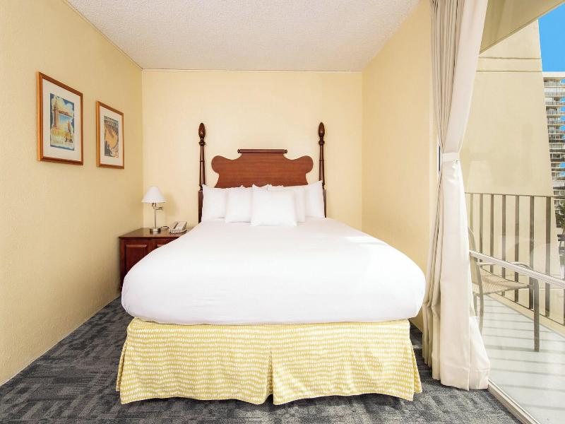 Ohia Waikiki Studio Suites image