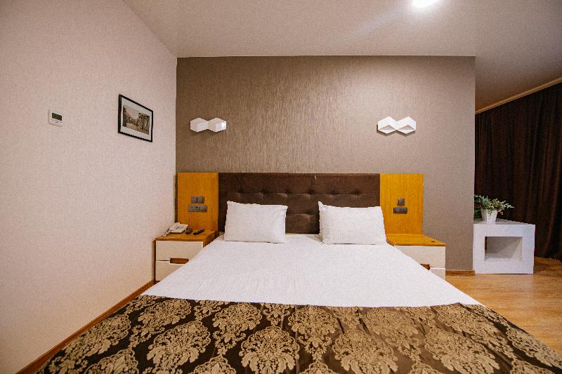 Iveria Inn image