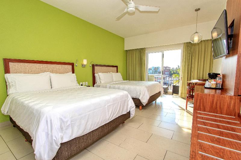 Holiday Inn Huatulco image