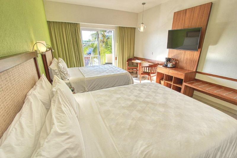 Holiday Inn Huatulco image