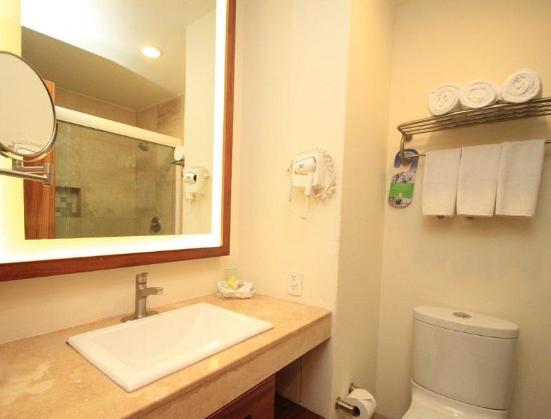 Holiday Inn Huatulco image