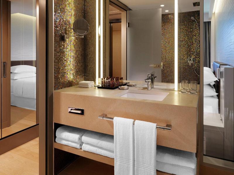 Sheraton Tel Aviv image