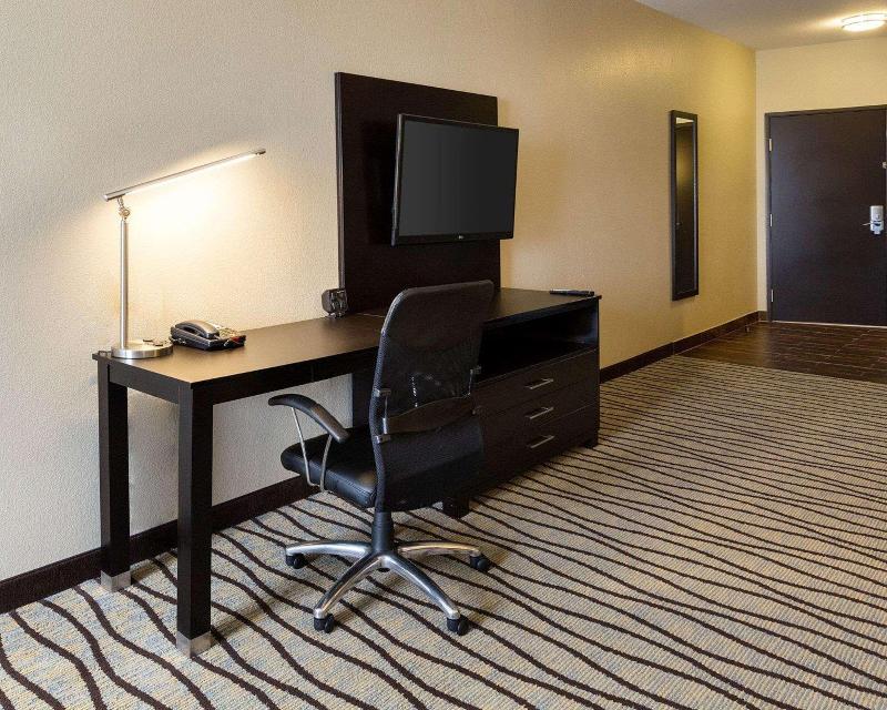 Comfort Suites near Westchase on Beltway 8 image