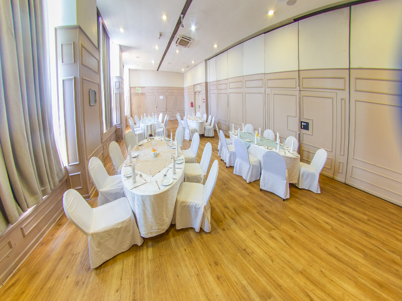 Cresta Jameson Hotel image