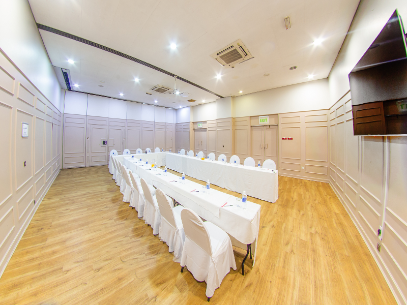 Cresta Jameson Hotel image