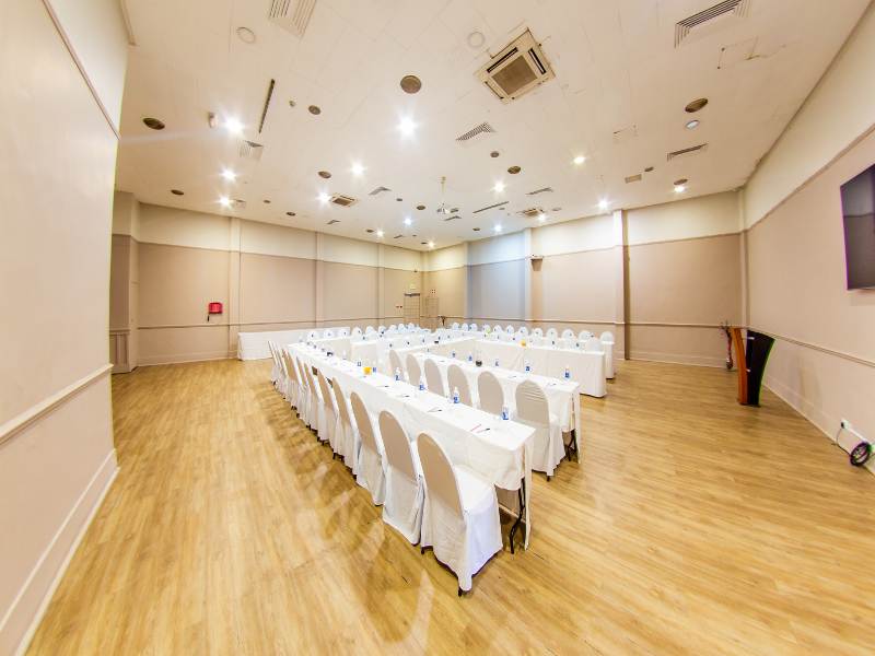 Cresta Jameson Hotel image