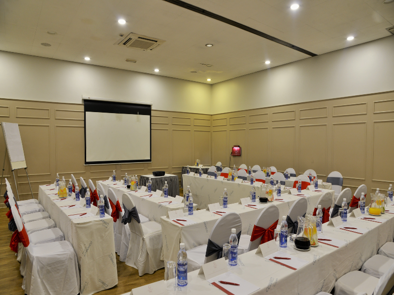 Cresta Jameson Hotel image