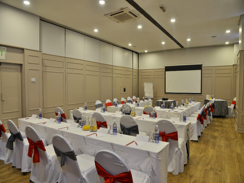 Cresta Jameson Hotel image