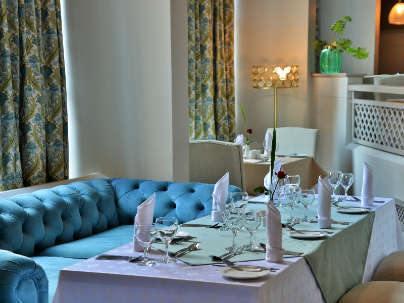 Cresta Jameson Hotel image