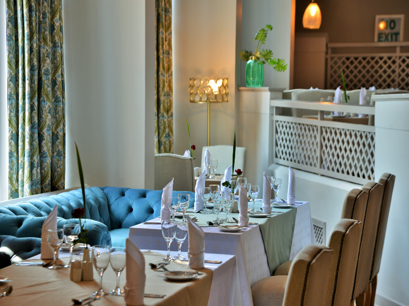 Cresta Jameson Hotel image