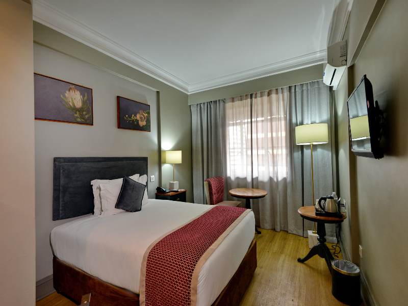 Cresta Jameson Hotel image