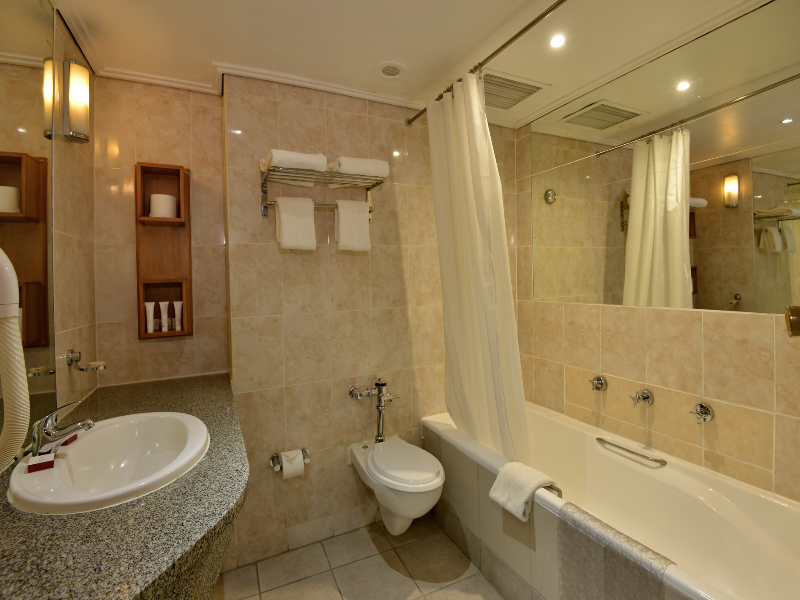 Cresta Jameson Hotel image