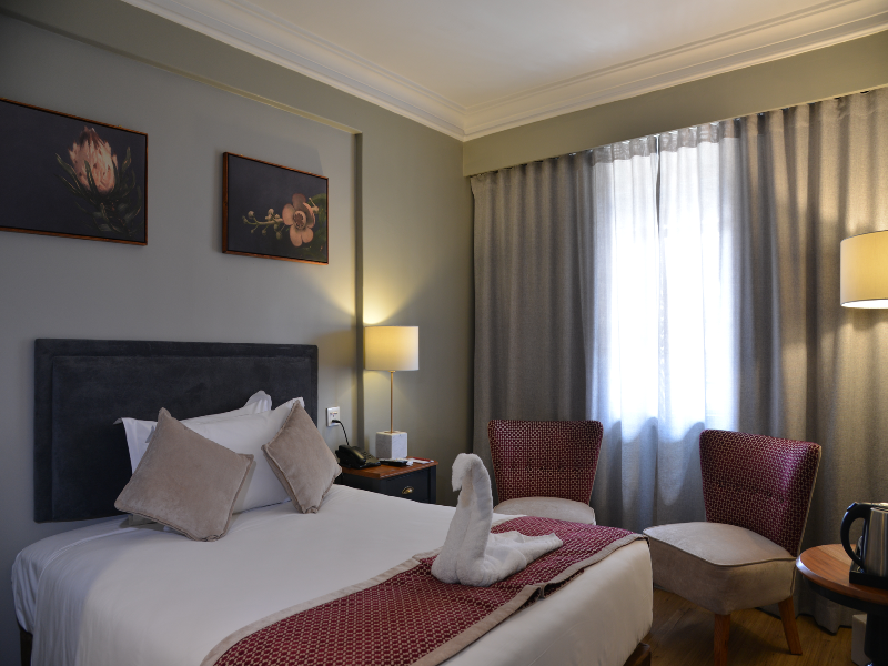 Cresta Jameson Hotel image