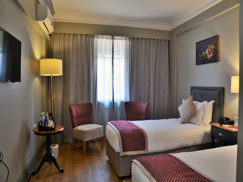 Cresta Jameson Hotel image