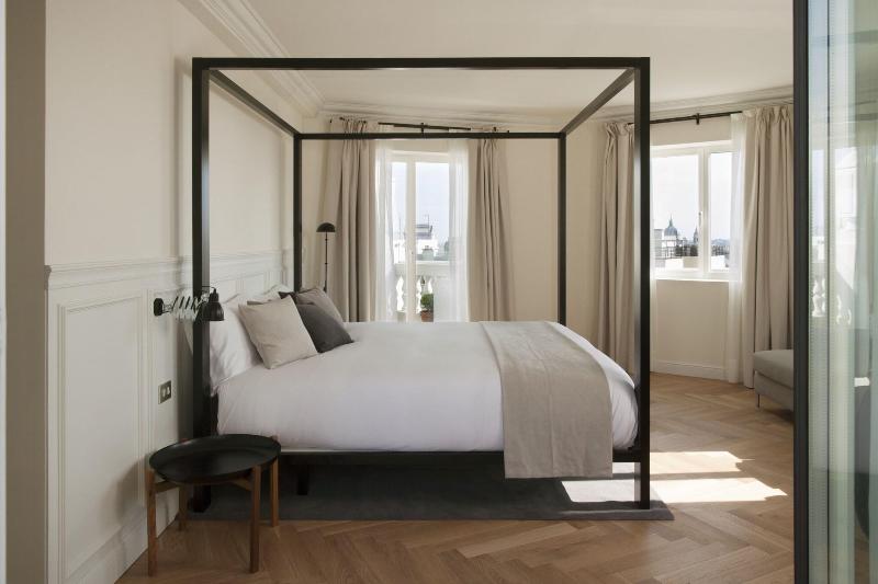 Dear Hotel Madrid image