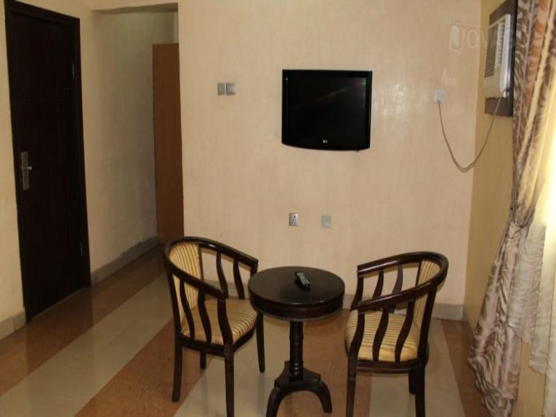 PACIFIC HOTEL AND SUITES SALOLO image