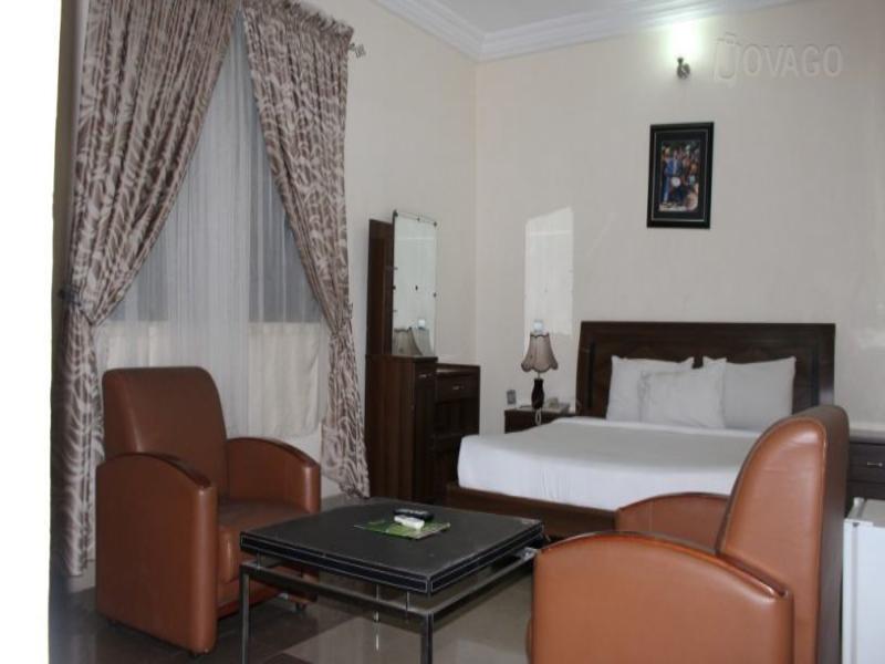 PACIFIC HOTEL AND SUITES SALOLO image