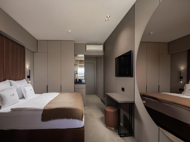 Hotel Malin image