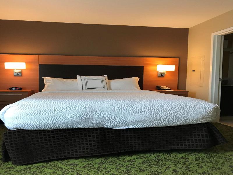 STUDIO KING SIZE BED