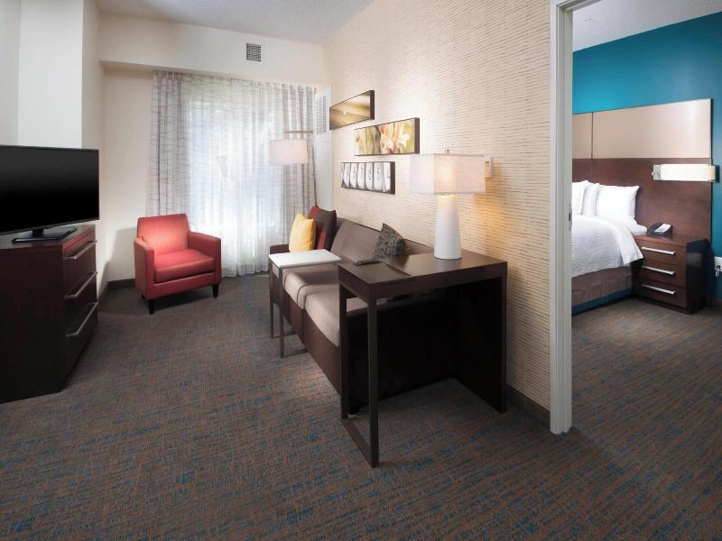 SUITE KING BED TWO BEDROOMS — photo 8