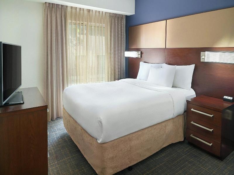 SUITE KING BED TWO BEDROOMS — photo 9