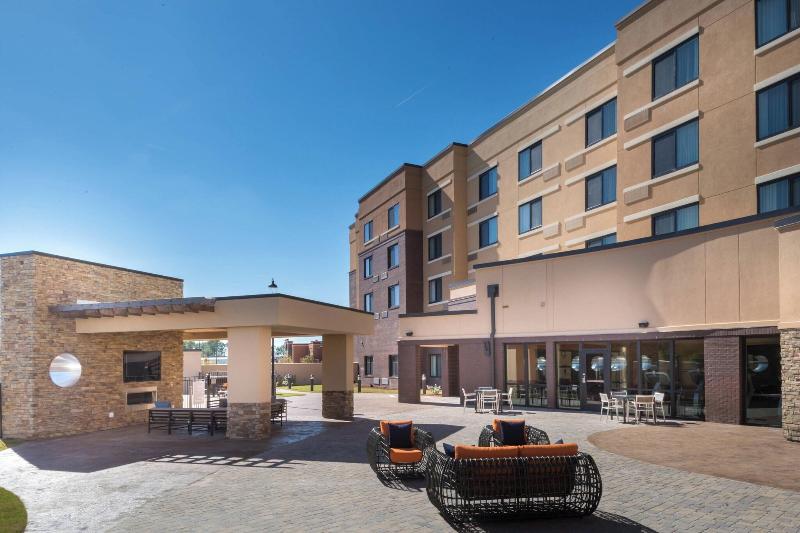 Courtyard Jacksonville image