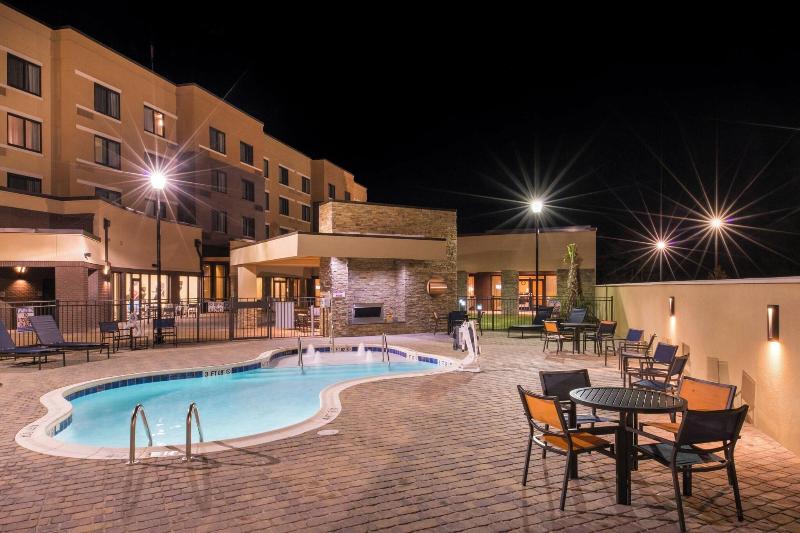 Courtyard Jacksonville image