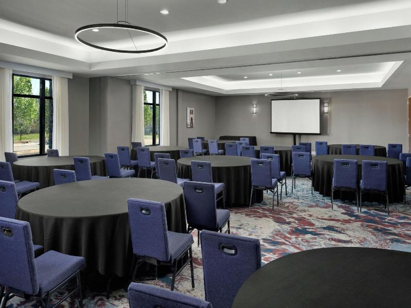 TownePlace Suites Dallas DFW Airpt North/Grapevine image