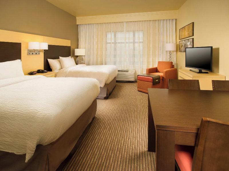 TownePlace Suites Dallas DFW Airpt North/Grapevine image