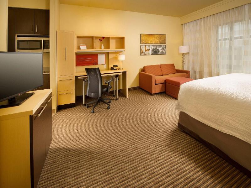 TownePlace Suites Dallas DFW Airpt North/Grapevine image