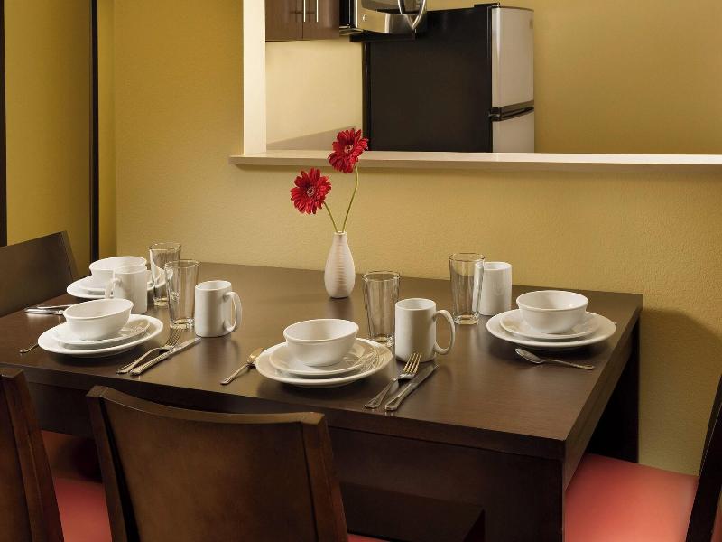 TownePlace Suites Dallas DFW Airpt North/Grapevine image