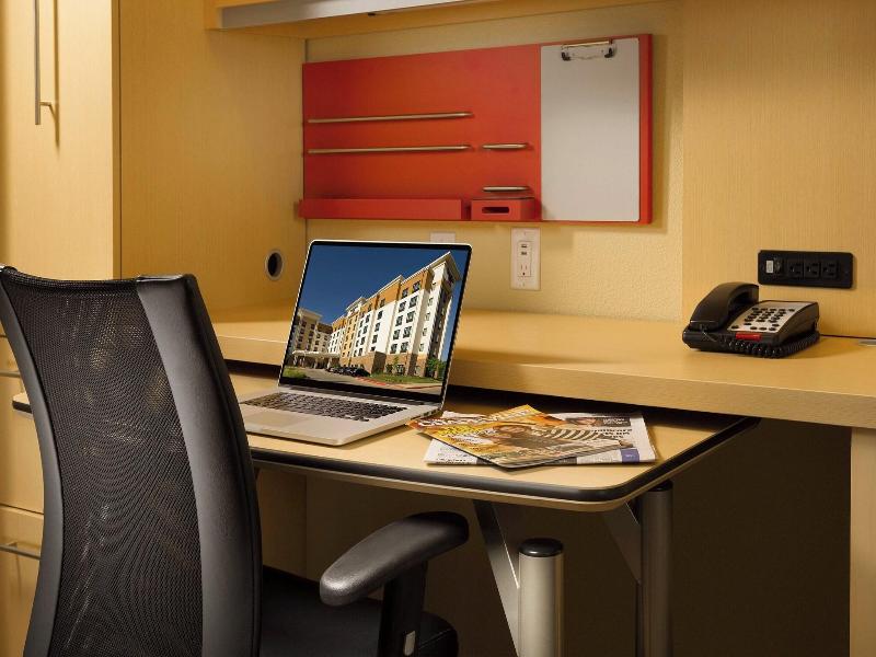 TownePlace Suites Dallas DFW Airpt North/Grapevine image