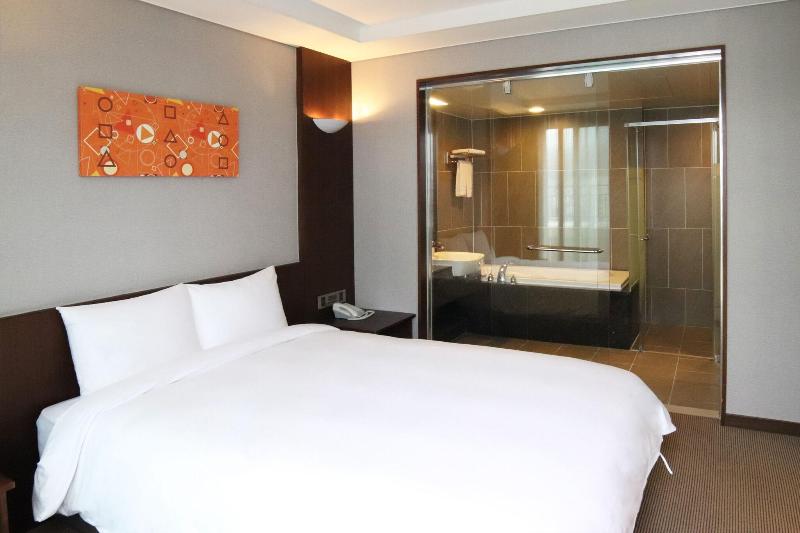 M Stay Hotel Jeju image