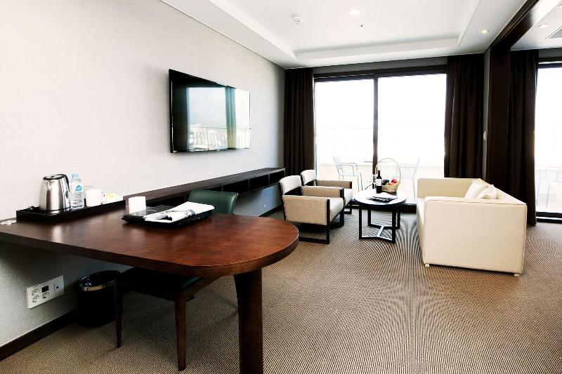 M Stay Hotel Jeju image