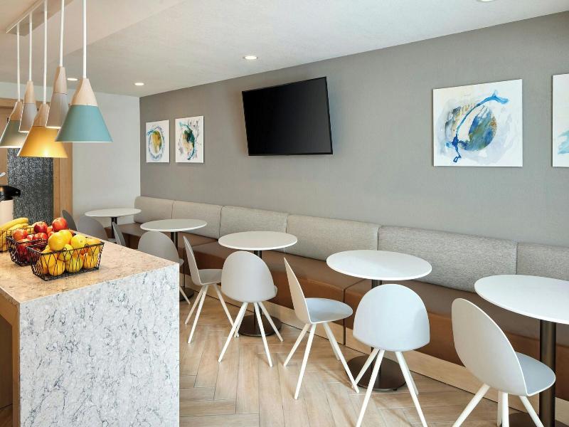 TownePlace Suites Dulles Airport image