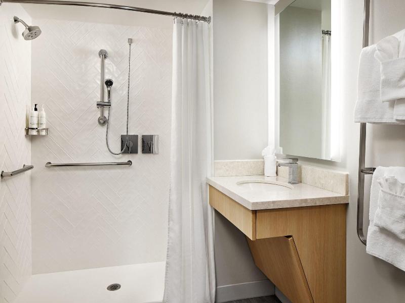 TownePlace Suites Dulles Airport image