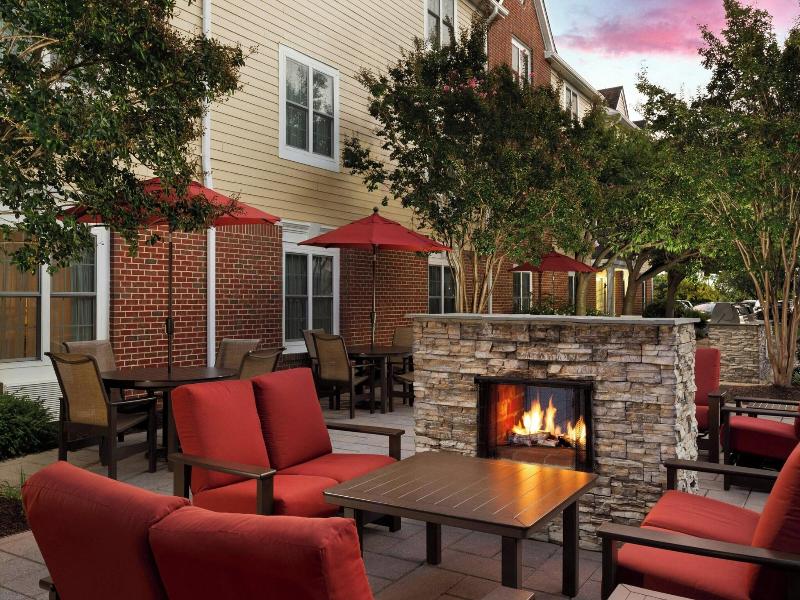 TownePlace Suites Dulles Airport image