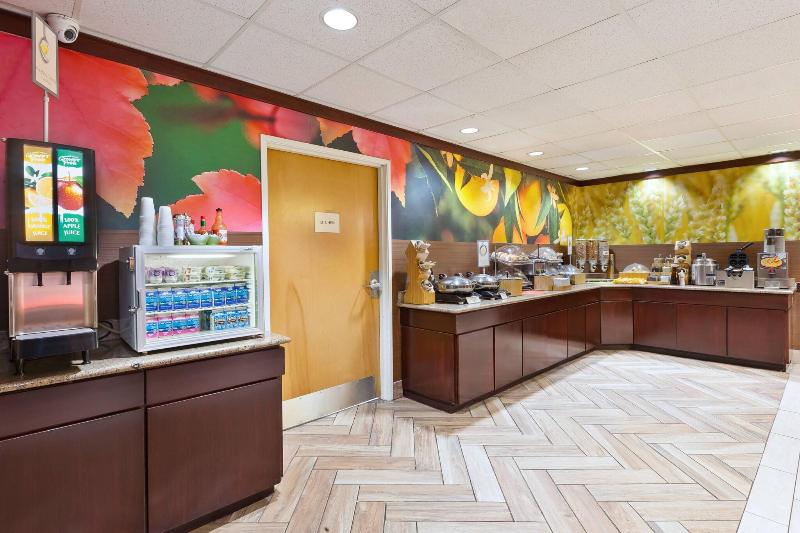 Fairfield Inn & Suites Columbus East image