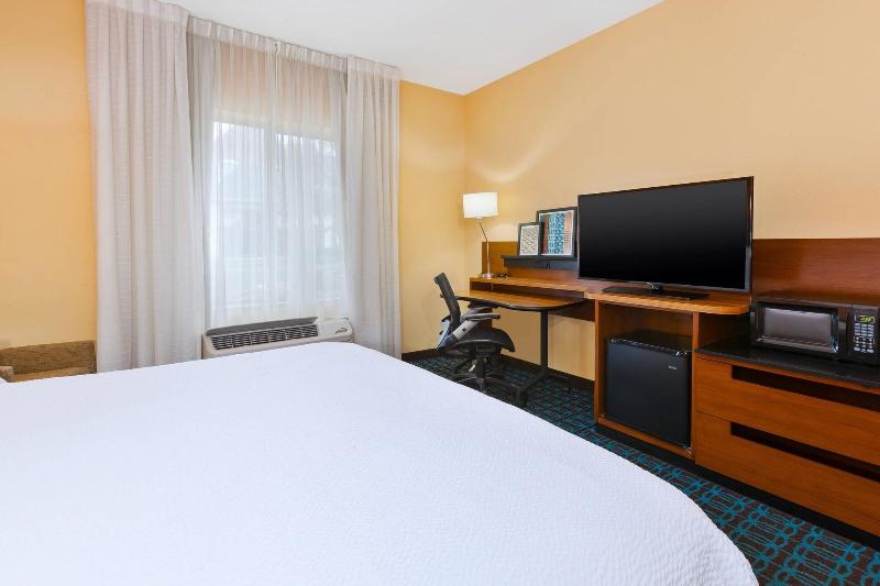 Fairfield Inn & Suites Columbus East image